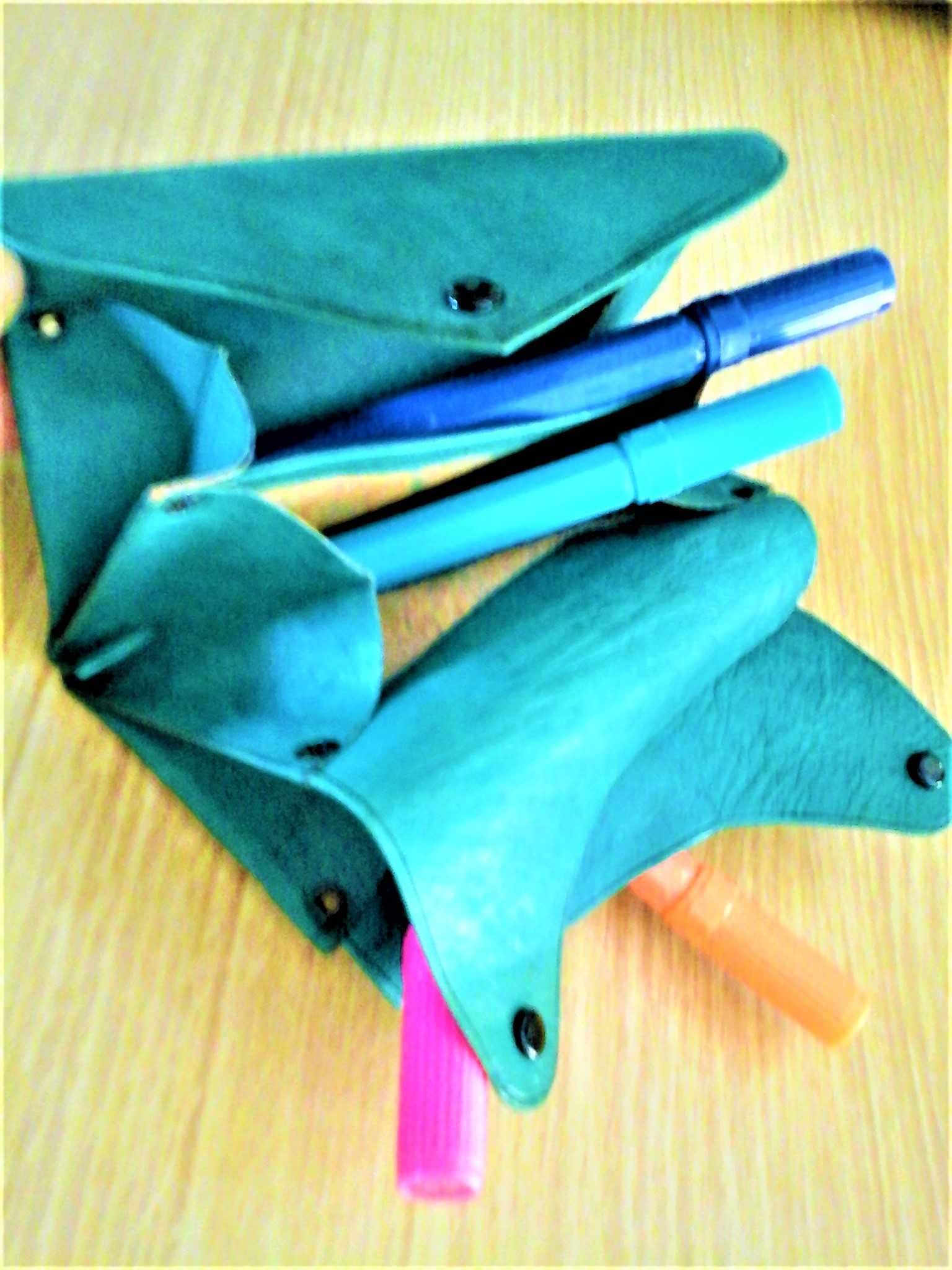 Carteira MARROQUINA, COURO Genuíno, Espaçosa, NOVA-Portes GRÁTIS!