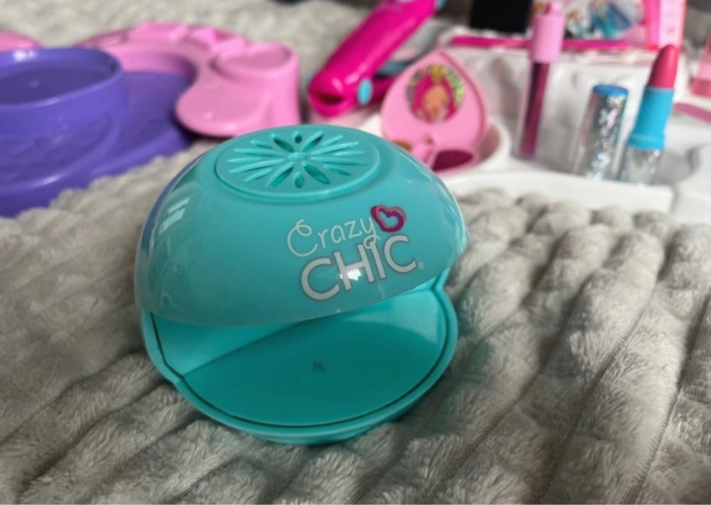 Zestaw dla dziewczynki toaletka manicure Clementoni Crazy Chic