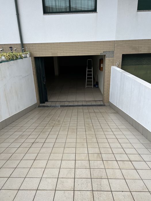 Armazem/Garagem junto ao mercadona de ermesinde