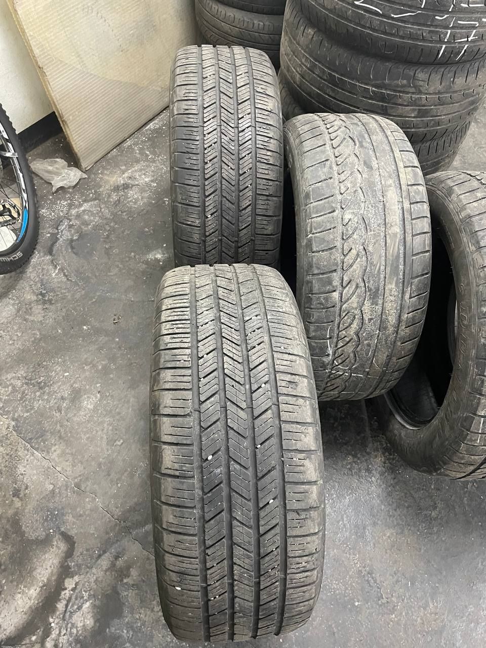 Продам резину лето Dunlop 255/55/18 комплектом