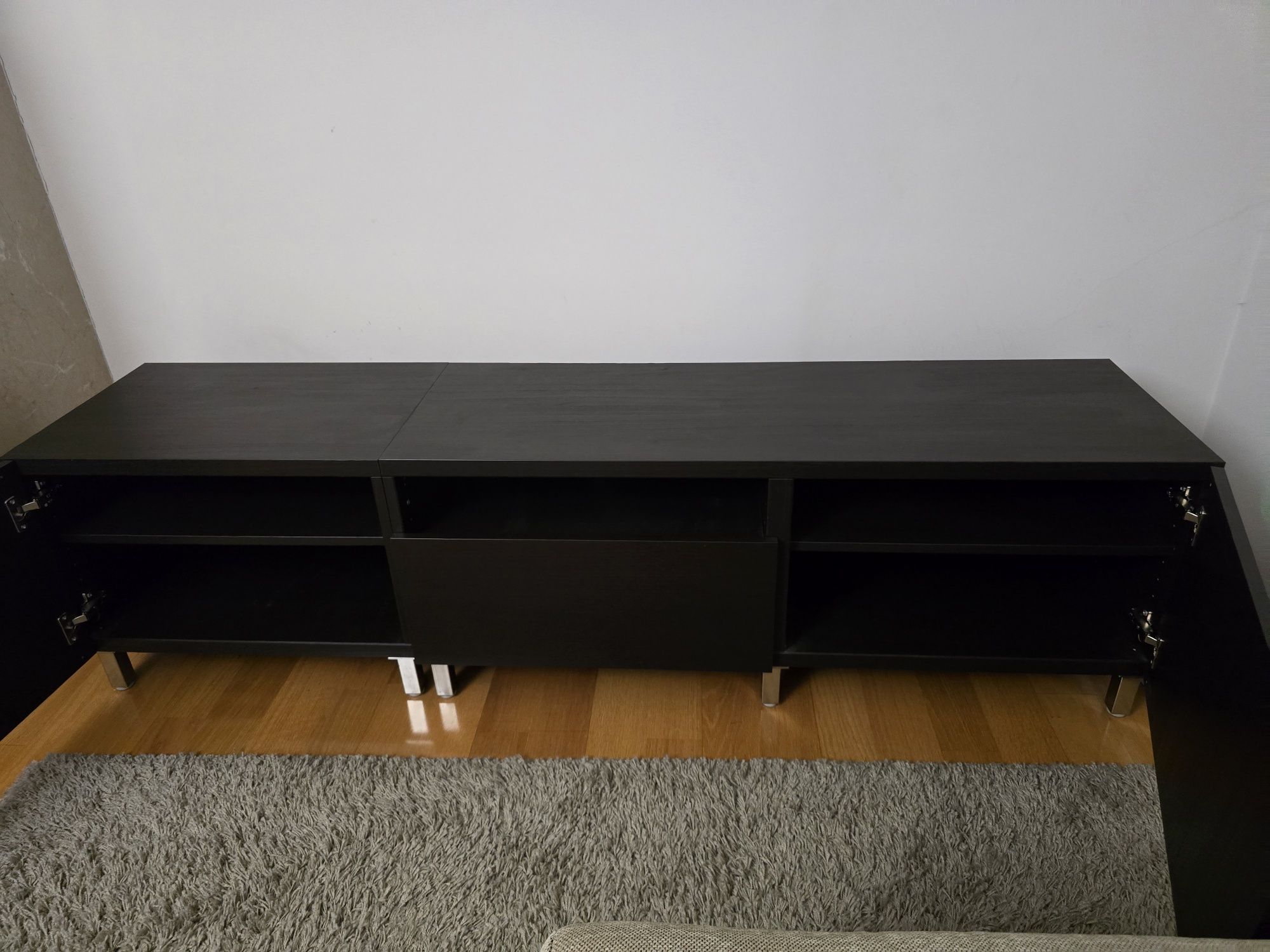 Movel TV Ikea com pés