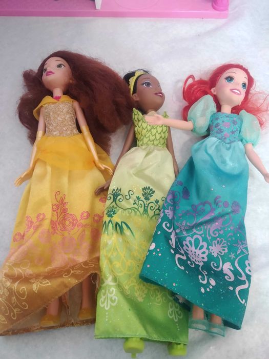 Brinquedo Casa Castelo Disney e 3 bonecas (Princesas) desdobrável
