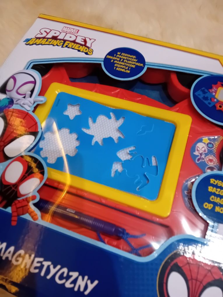 Znikopis magnetyczny Spider-man + 2 stemple i szablon