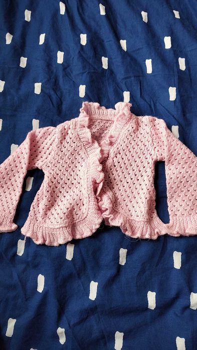 Bolerko sweterek narzutka pudrowy róż  0-3 miesiące