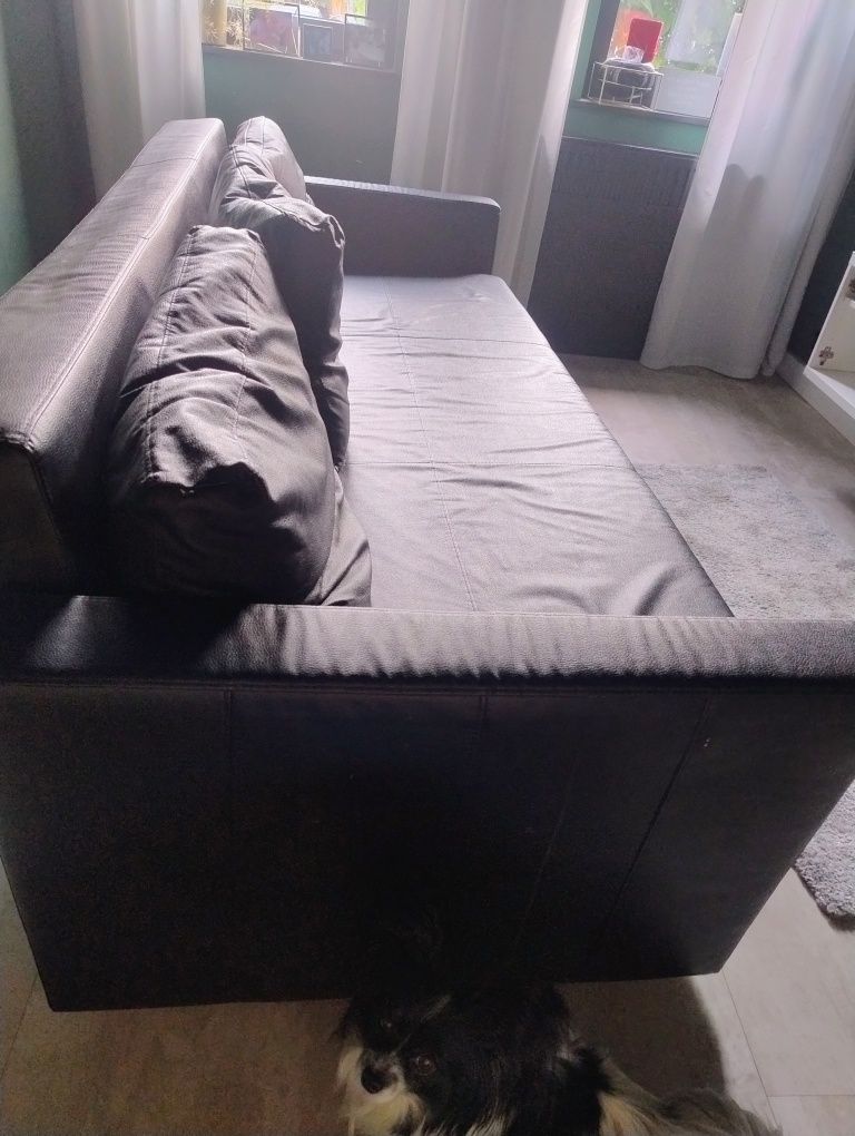 Kanapa Ikea rozkładana czarna skórzana FRIHETEN