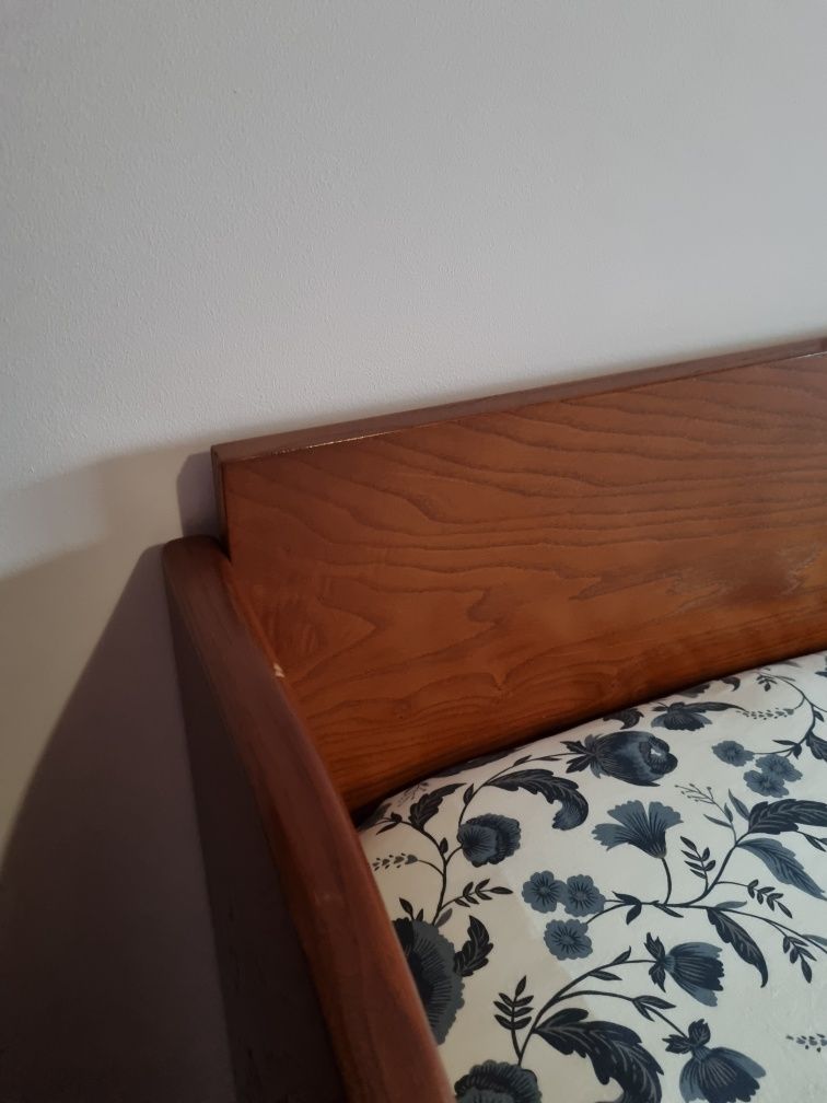 Cama de solteiro com gaveta