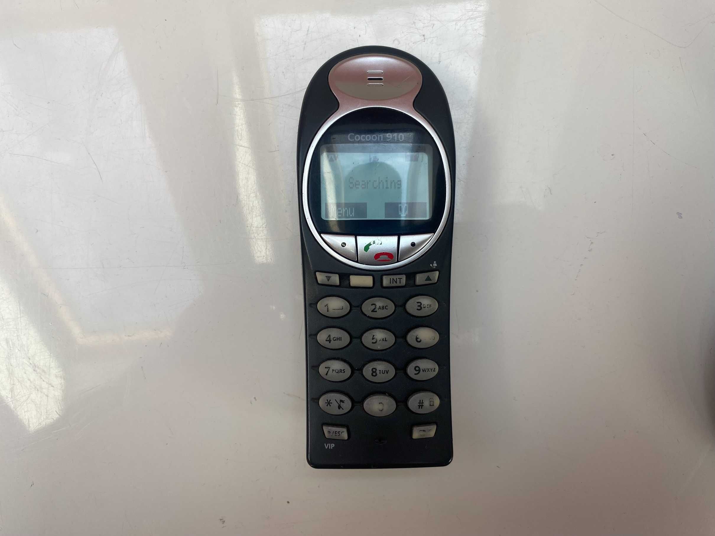 Telefon stacjonarny / bezprzewodowy COCOON 910 + stacja ładowania.