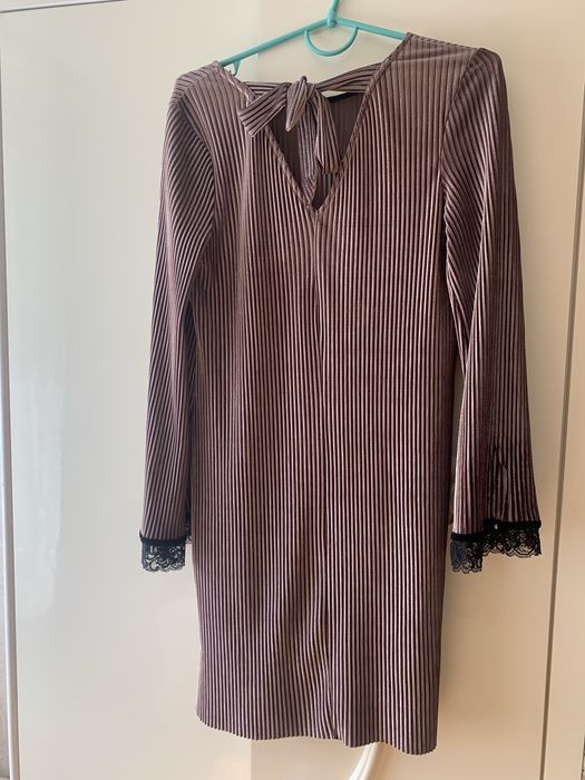 Елегантне жіноче плаття з рукавом 46 р