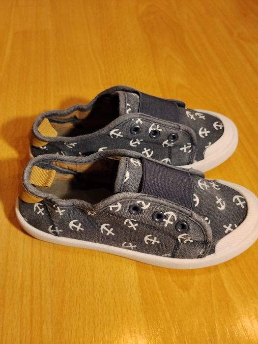 Kapcie i trampki 29 zestaw