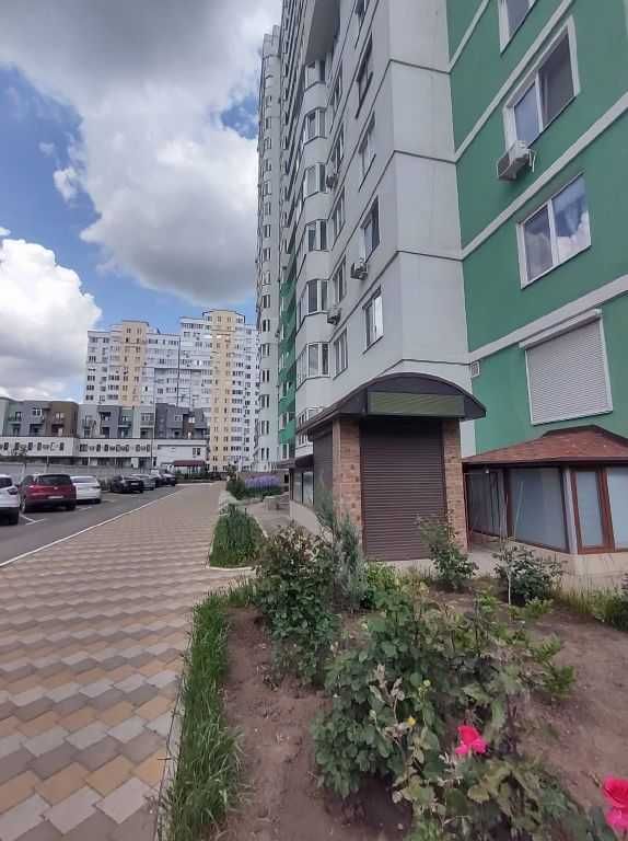 Одеса, вул. Бочарова, продам двоспальневу  квартиру з кухнею  студіо