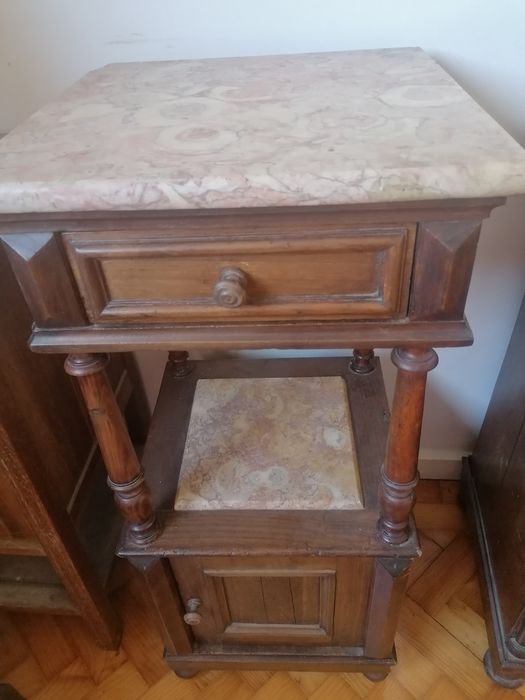 Mesinha de Cabeceira antiga