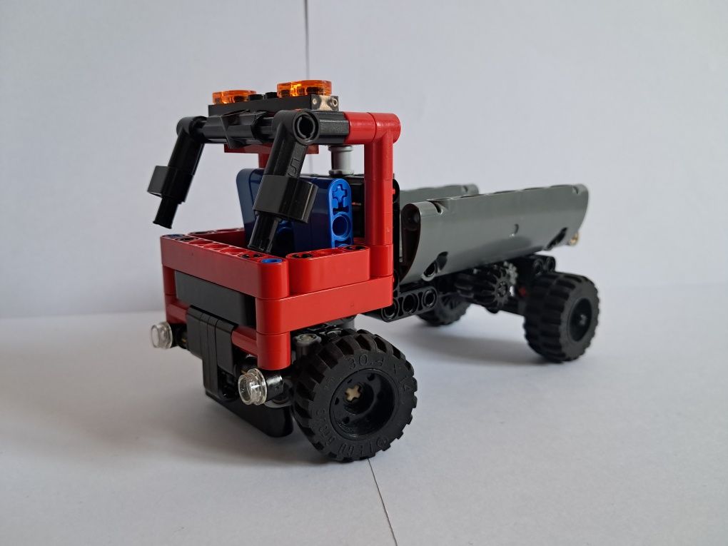 Lego Technic 42084 Hakowiec
