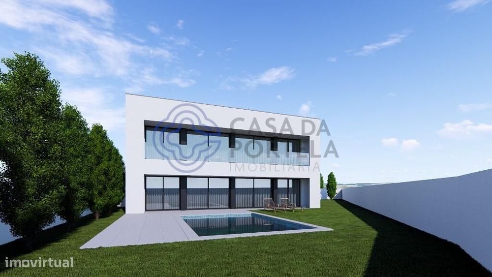 Moradia Nova com Jardim e Piscina Espinho