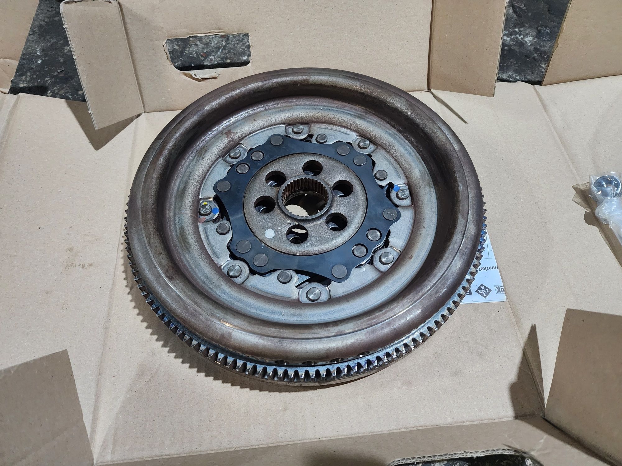 Продам маховик на VW 2.0 TDI