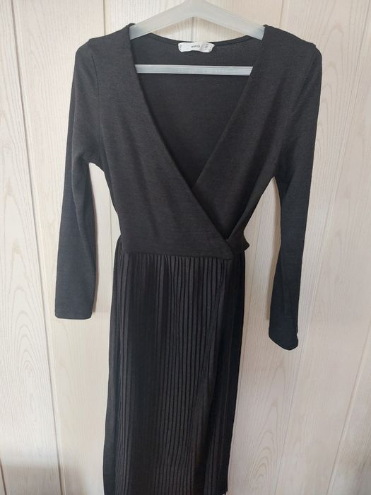 Czarna sukienka klasyczna