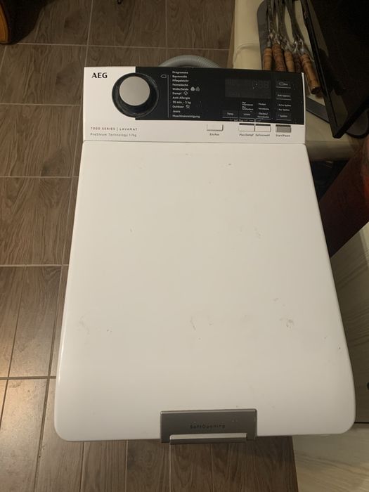 Продам пральну машину пратку  стіралкуAEG