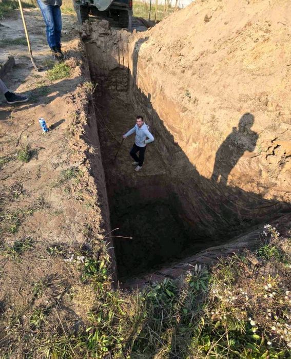 Каналізація в будинку. Копка септика, вигрібної ями с бетонних кілець.