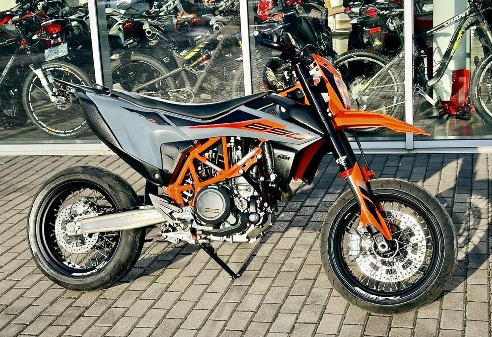 KTM 690 SMC R 2021 - Мотосалон