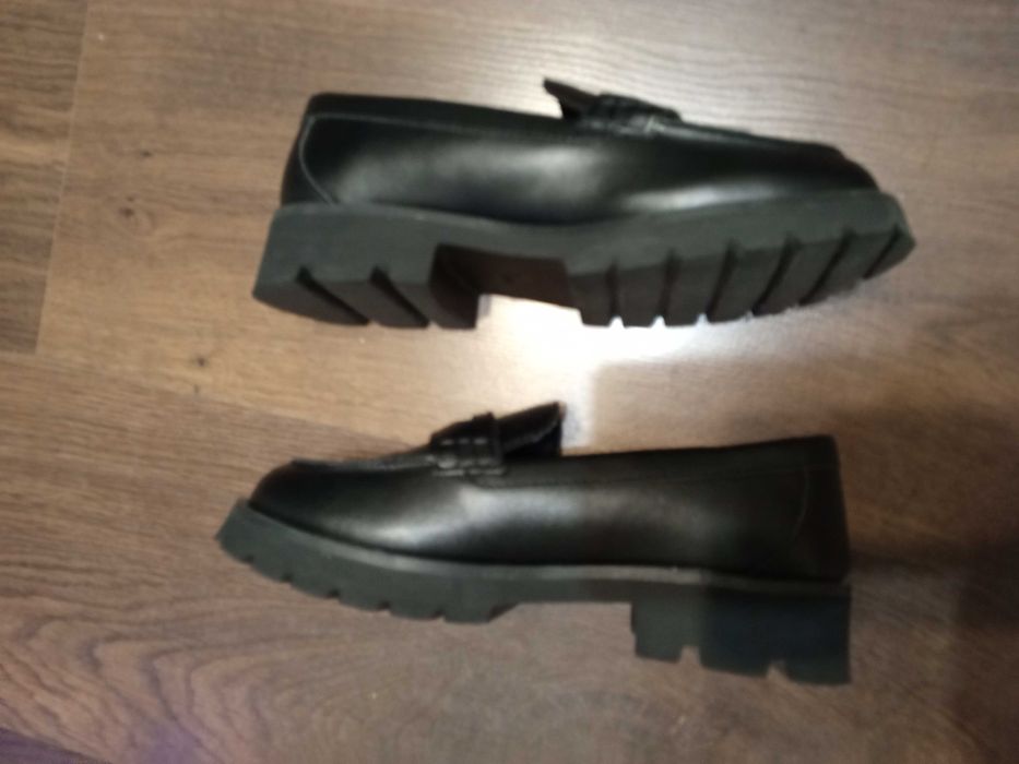 Buty loafersy czarne MNG rozm. 35