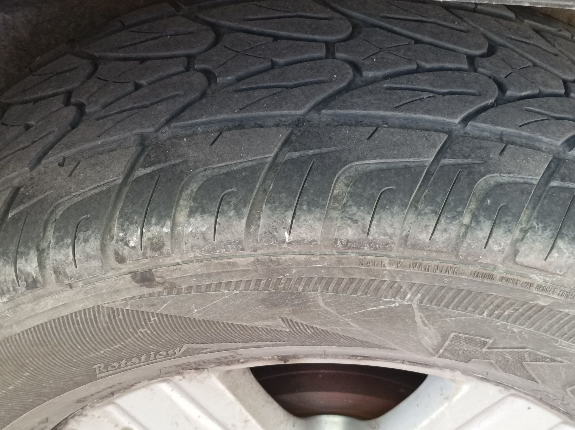 Шини літні kumho DM-V2 285/60 R18