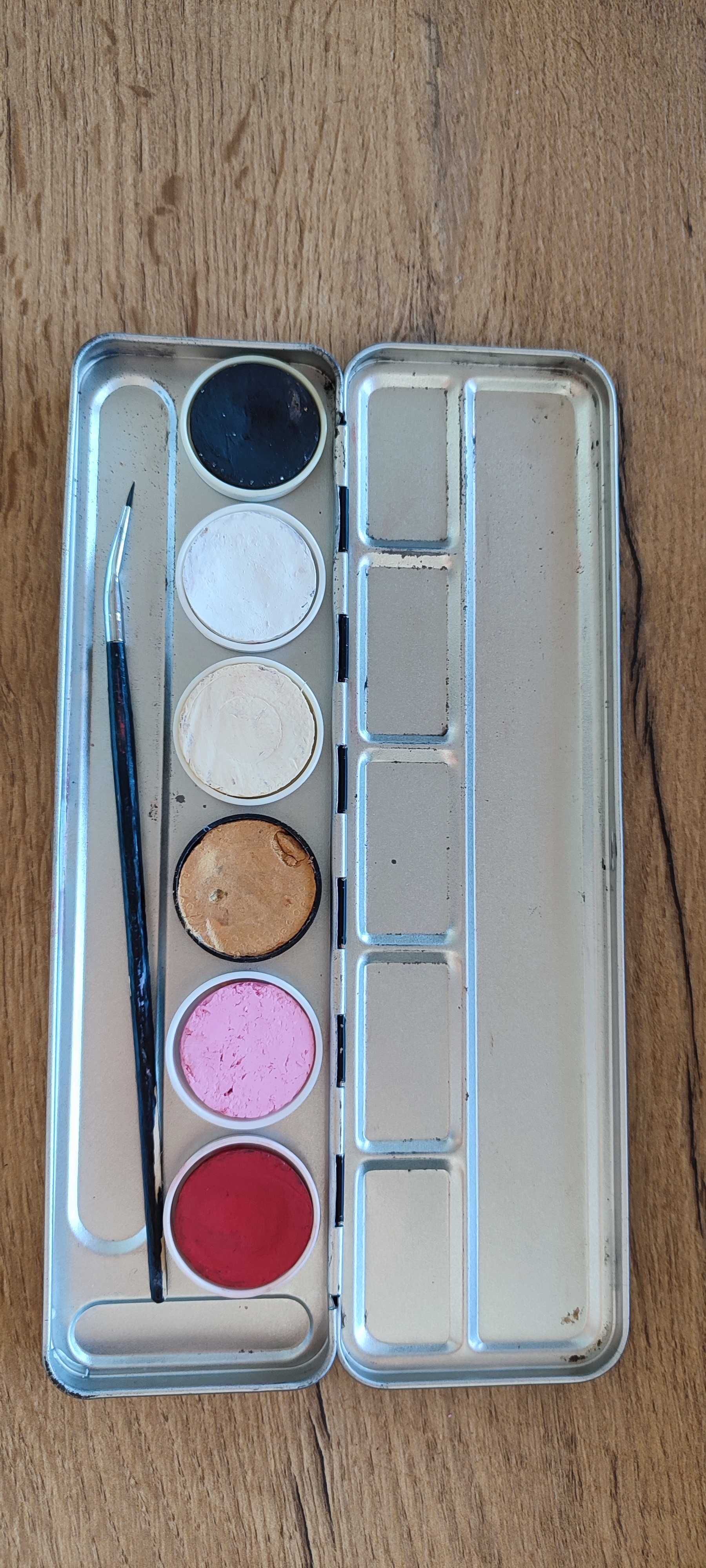 Eyeliner w kostce/kamieniu x 5 Mąkę up Atelier Paris