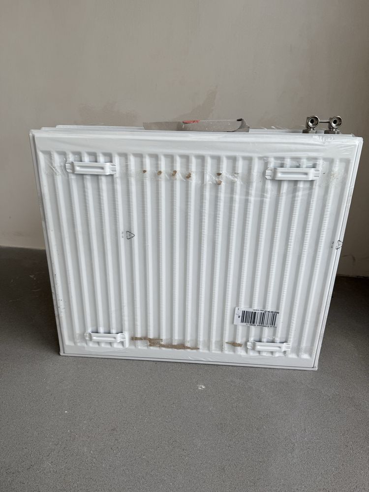 Grzejnik stalowy trzypłytowy FTV33 600x700 mm NOWY