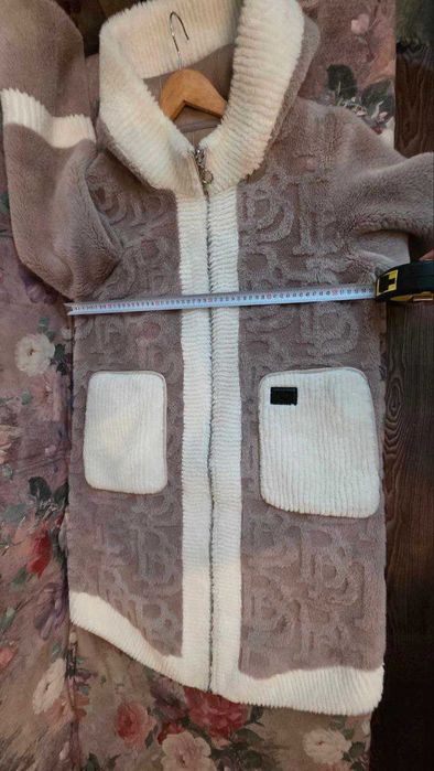 Оригінальна еко-шубка двостороння з капюшоном