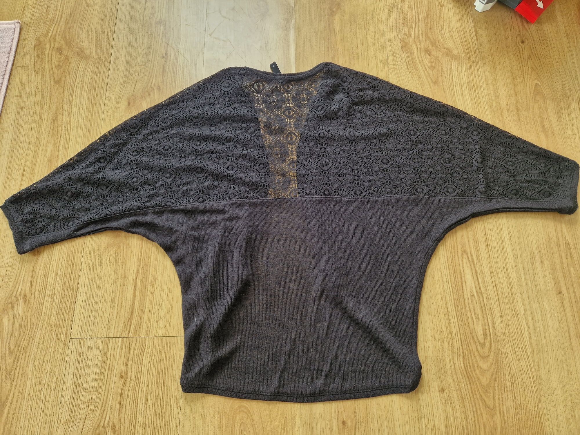 Swetr narzutka czarny rozmiar S