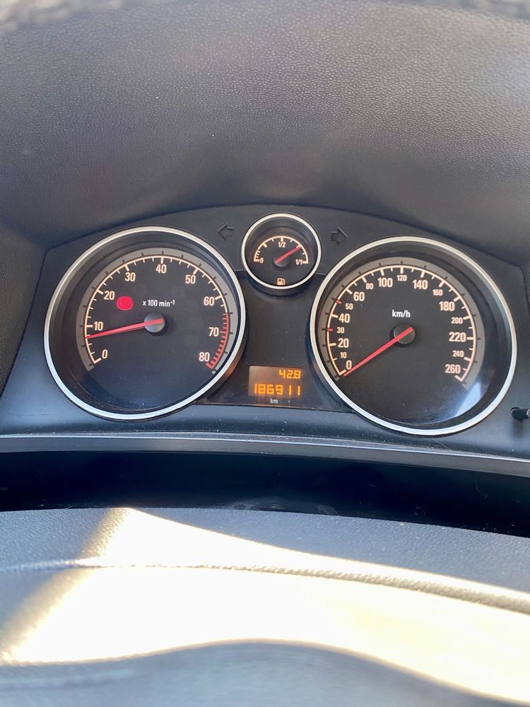Продам автомобіль opel zafira 2011 1.6 CNG