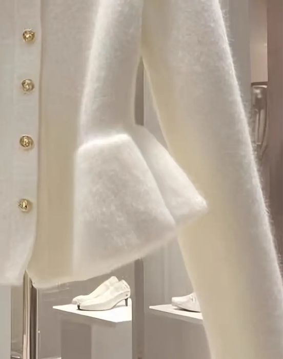 Теплий світер кардиган бежево-молочного кольору