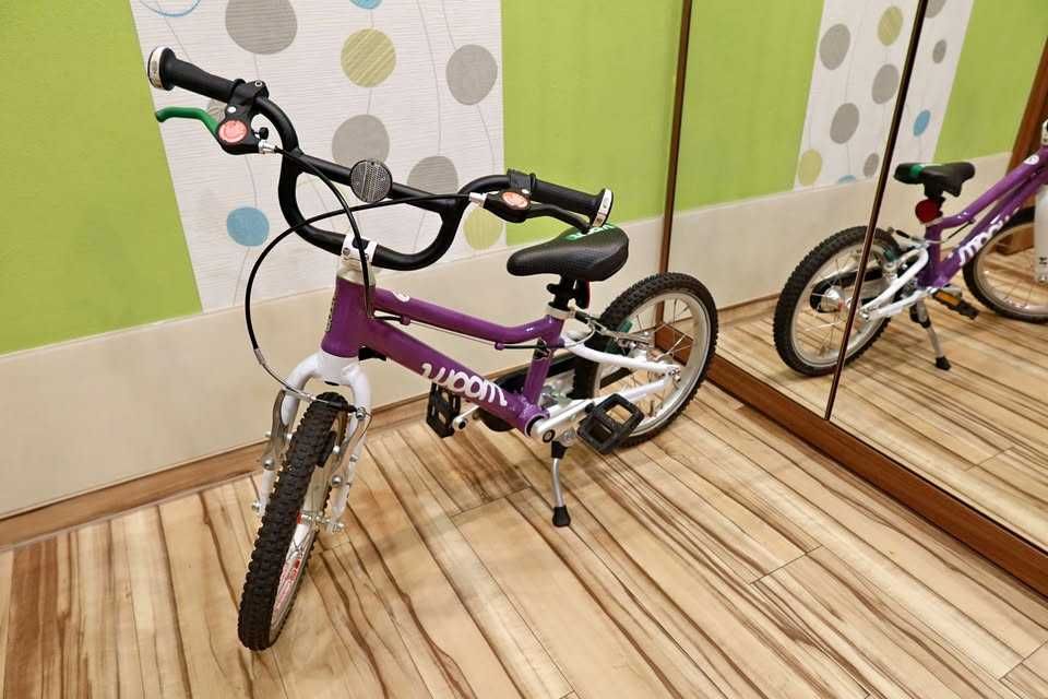 fioletowy rowerek woom 2