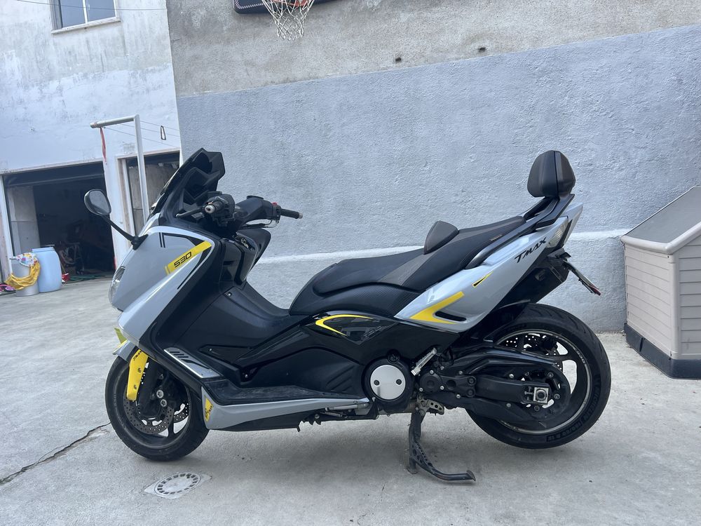 Yamaha T-max 530