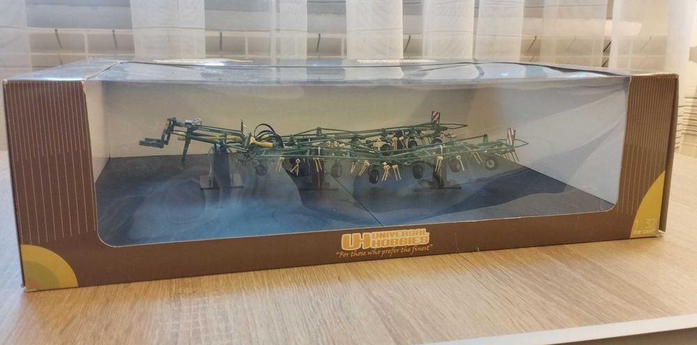 1:32 KRONE KW 15.02/14T od Universal Hobbies