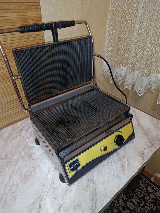 Промислова сендвіч- гріль REMTA