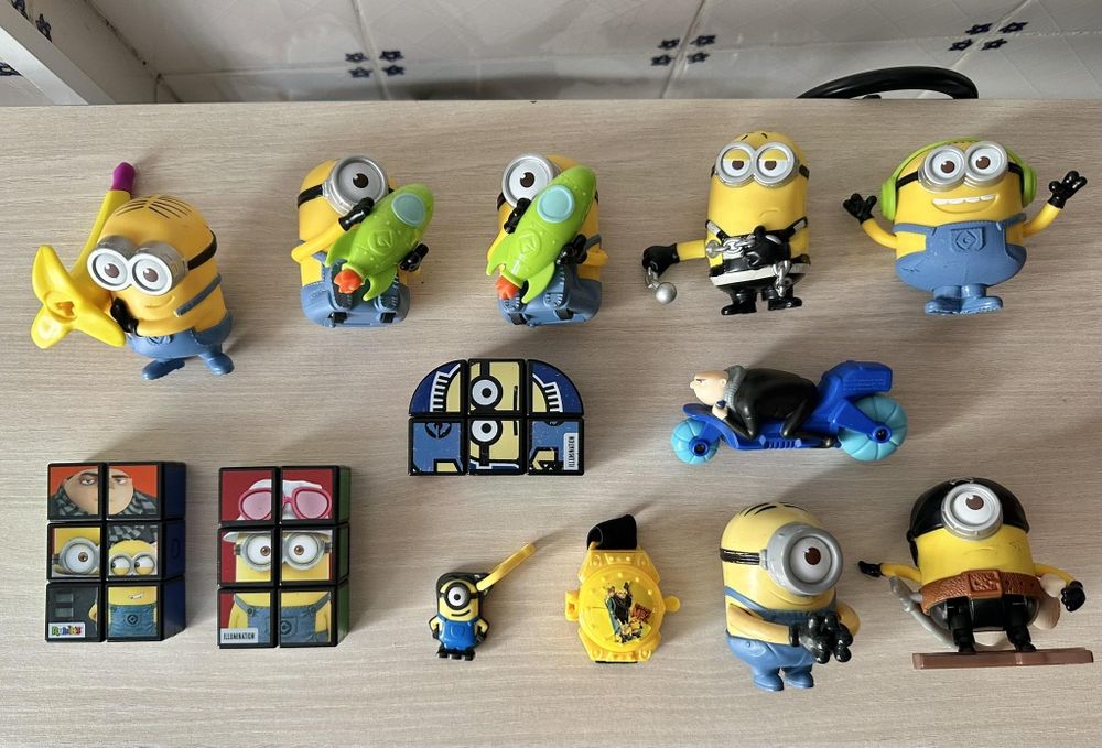 Minions minimos bonecos bd videojogos filmes trolls snoopy peanuts
