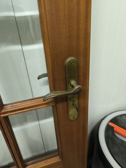 Portas de madeira c/vidro (3 unidades)