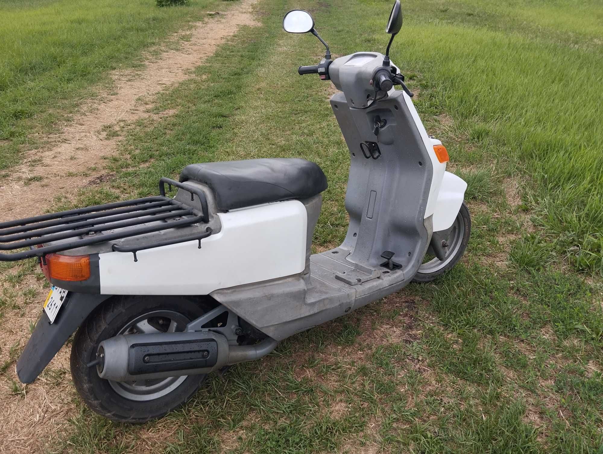 Продам скутер Yamaha gear 2t