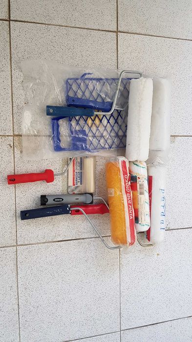 Seis rolos de pintura novos