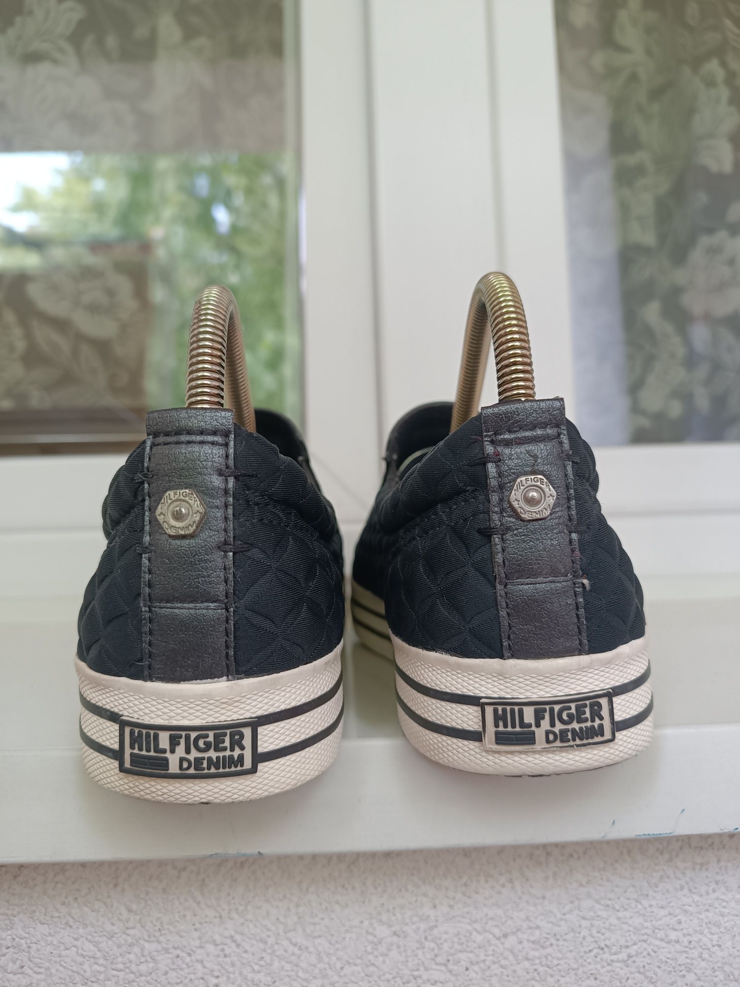 Buty slip on Lyon 9C2 Tommy Hilfiger 40