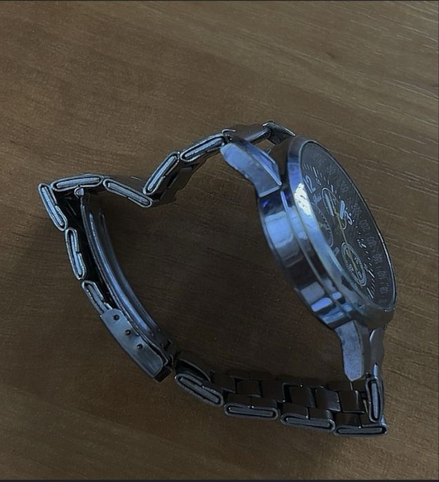 Чоловічий годинник