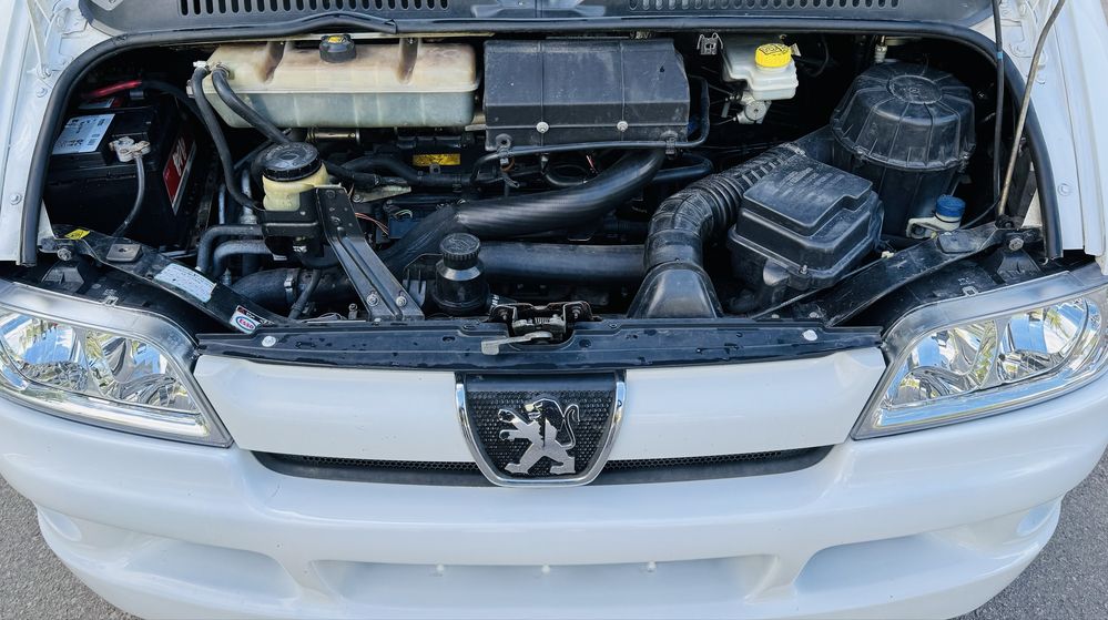 Peugeot Boxer 2.2D 8-Mest 2006 рік