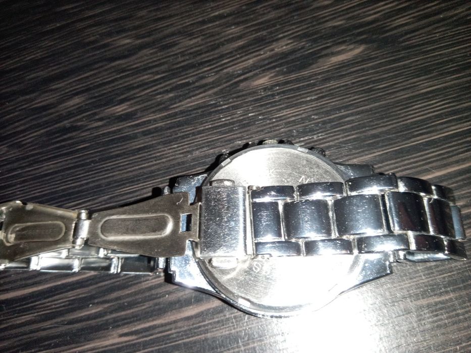 Гарний наручний годинник виробництво фірми Rosra з батарейкою,другий Q