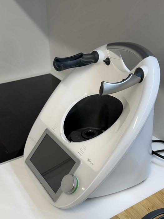 Bimby Vorwerk TM6 com acessórios em excelente estado