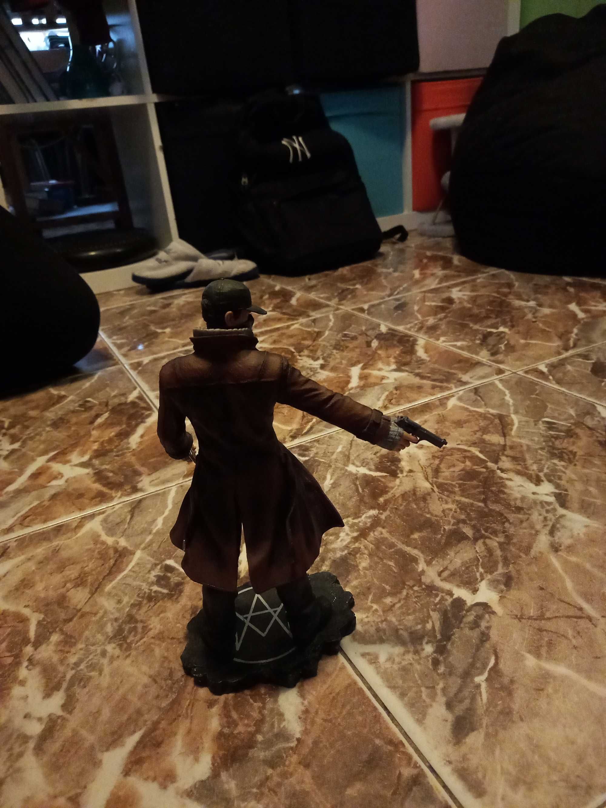 Uma estatueta do Watch dogs figura
