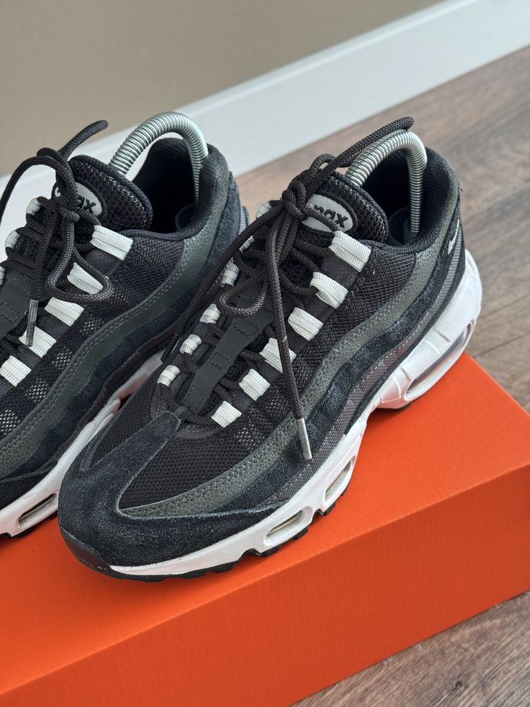Оригінальні кросівки Nike Air Max 95 DM0011-009