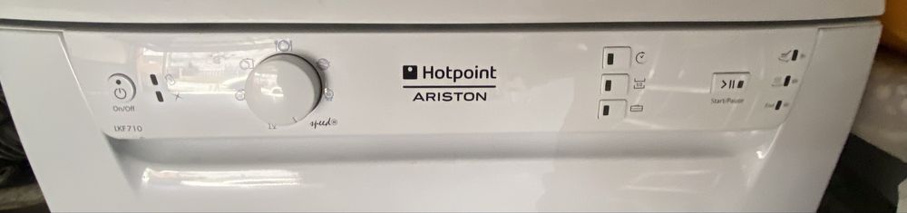 Máquina de loiça Hotpoint Ariston LKF710