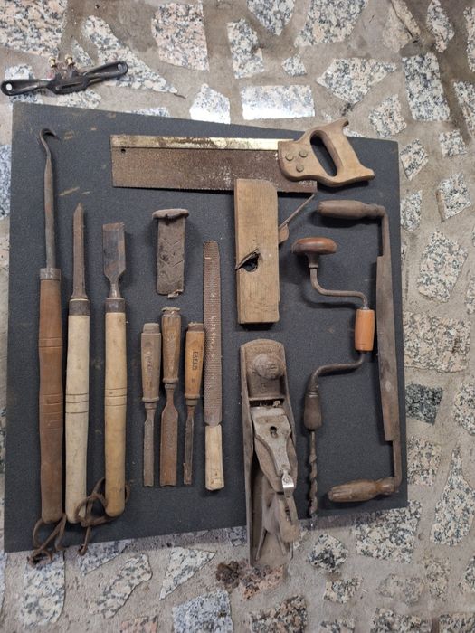 Ferramentas antigas para madeira