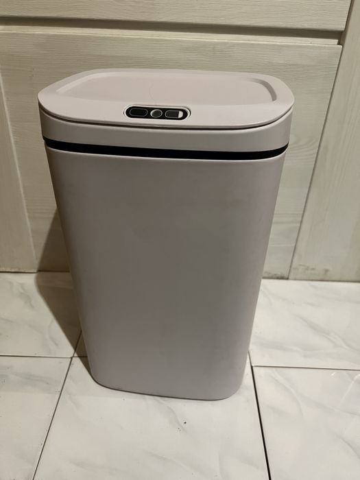 Kosz na smieci elektryczny