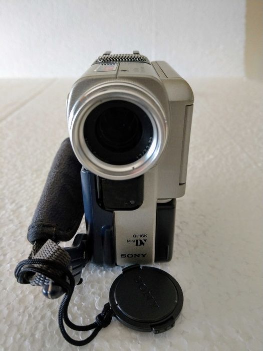 SONY DCR-PC5E Mini DV Tape Digital Video Camera Handycam