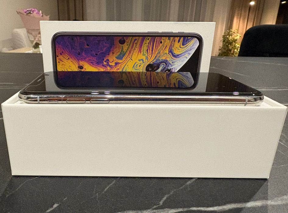iPhone XS Silver 64GB